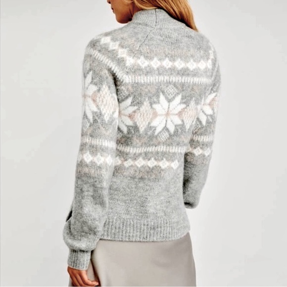 NWT Abercrombie & Fitch Fair Isle Snowflake Sweater Mock Turtleneck Knit Gray XS - Picture 2 of 6